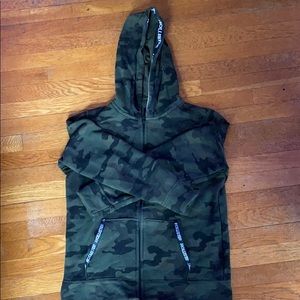 Selling used hollister sweater in good condition